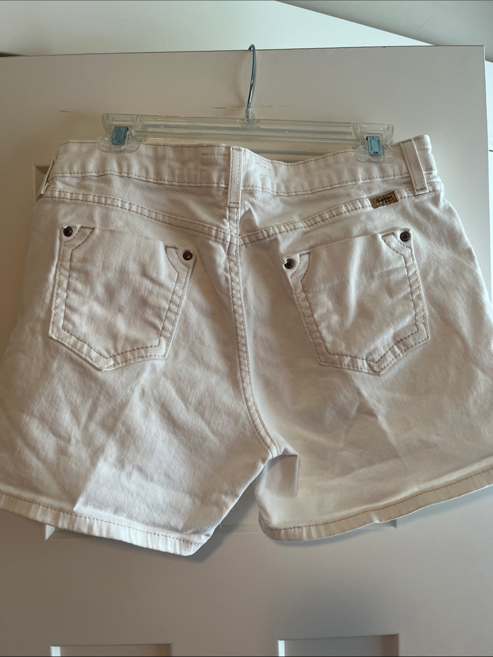 Levi Brand Women's Cream Denim Shorts - Classic High-Rise Style - Picture 9 of 10